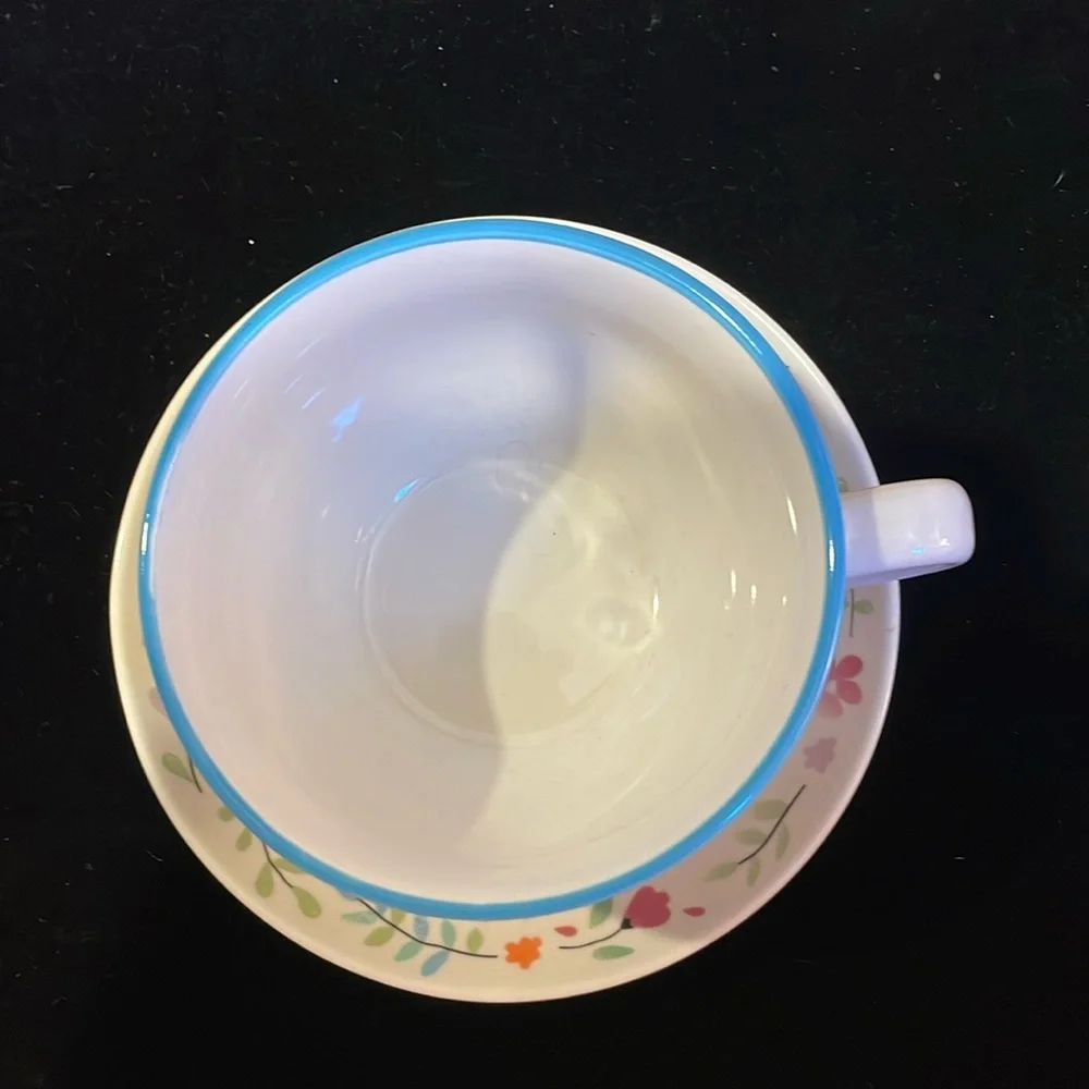 Alice in Wonderland Teacup with Saucer 16oz - Picture 4 of 7